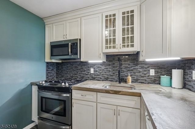 25 River Rd 3 B, Nutley Twp., NJ 07110