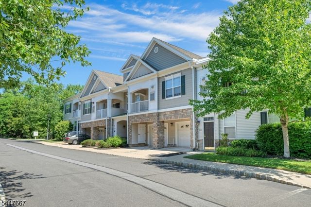 905 Brook Hollow Dr 905, Hanover Twp., NJ 07981