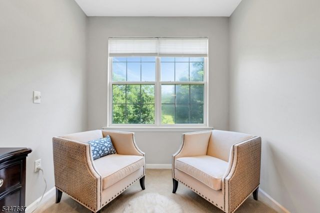 905 Brook Hollow Dr 905, Hanover Twp., NJ 07981