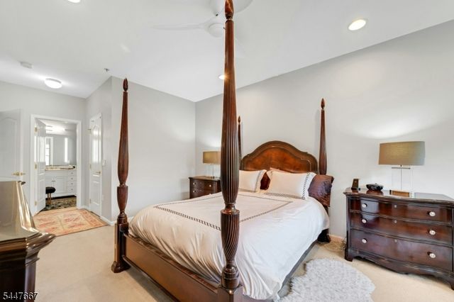 905 Brook Hollow Dr 905, Hanover Twp., NJ 07981