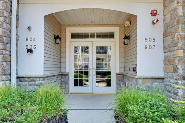 905 Brook Hollow Dr 905, Hanover Twp., NJ 07981