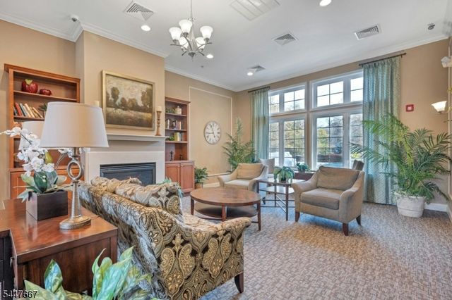 905 Brook Hollow Dr 905, Hanover Twp., NJ 07981