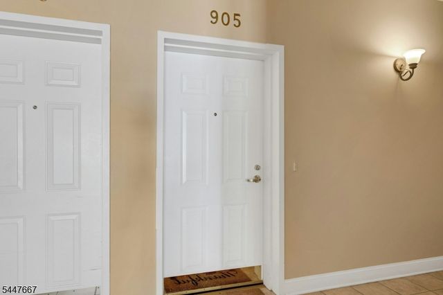 905 Brook Hollow Dr 905, Hanover Twp., NJ 07981