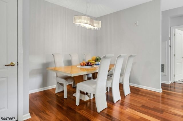905 Brook Hollow Dr 905, Hanover Twp., NJ 07981