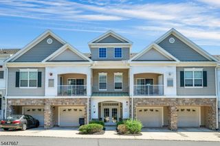 905 Brook Hollow Dr 905, Hanover Twp., NJ 07981