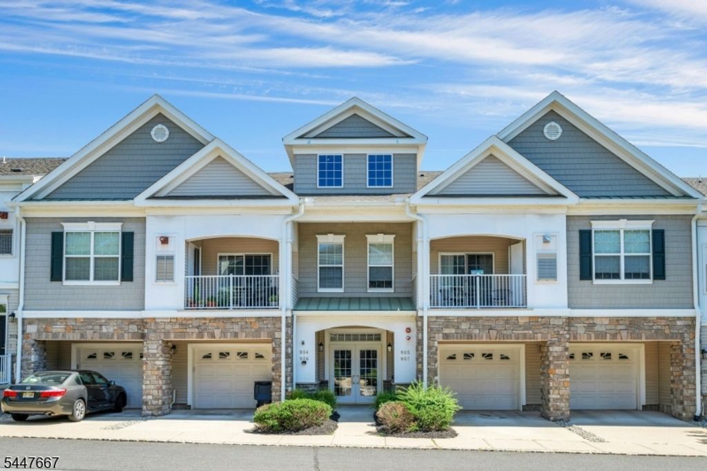 905 Brook Hollow Dr 905, Hanover Twp., NJ 07981