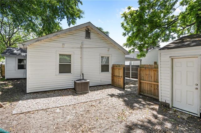 9 Quackenbush PL, Portsmouth, VA 23702