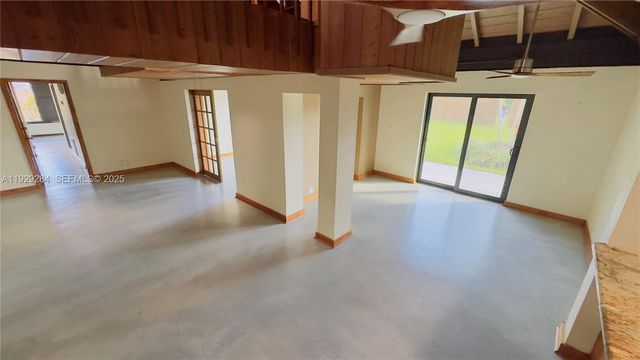 18350 SW 214th St, Miami, FL 33187