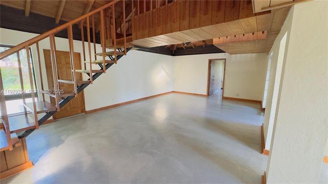 18350 SW 214th St, Miami, FL 33187