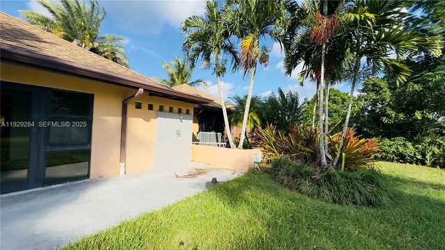 18350 SW 214th St, Miami, FL 33187