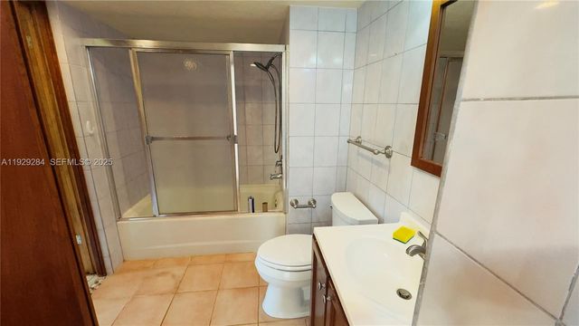 18350 SW 214th St, Miami, FL 33187