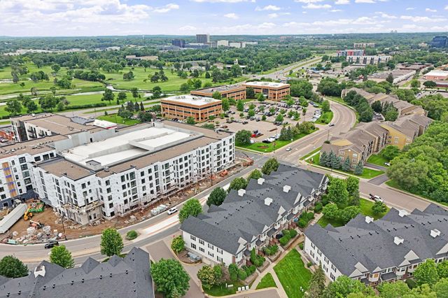 8202 Golden Valley Road, Golden Valley, MN 55427