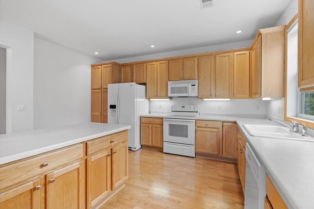 8202 Golden Valley Road, Golden Valley, MN 55427