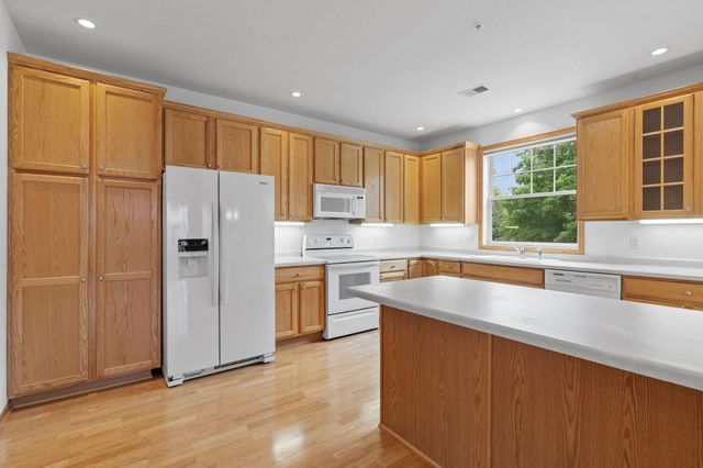 8202 Golden Valley Road, Golden Valley, MN 55427