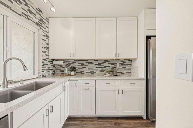 6717 Clover Court, Carlsbad, CA 92011