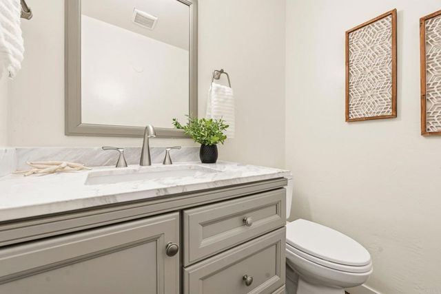 6717 Clover Court, Carlsbad, CA 92011