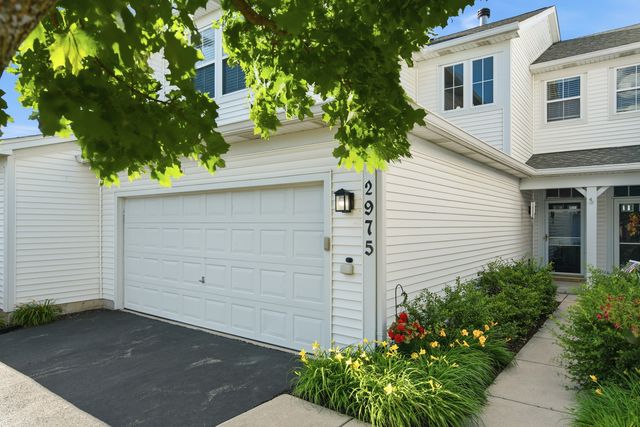 2975 Falling Waters Lane, Lindenhurst, IL 60046