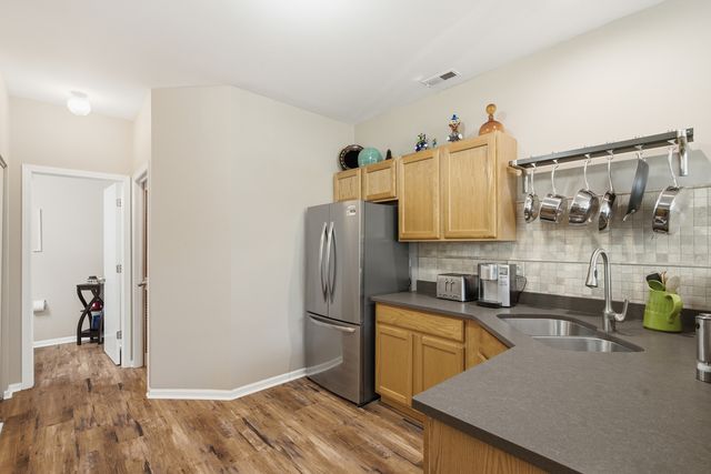 2975 Falling Waters Lane, Lindenhurst, IL 60046