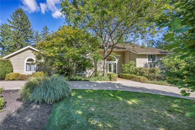 2655 Fairwood Drive, Pepper Pike, OH 44124