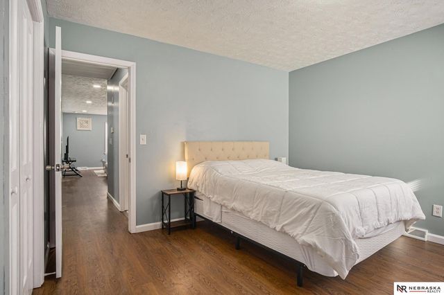 9551 Taylor Street, Omaha, NE 68134