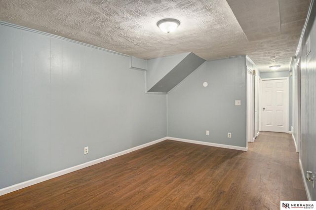 9551 Taylor Street, Omaha, NE 68134