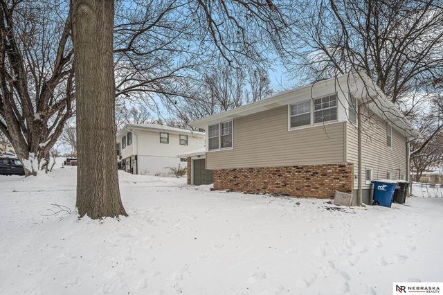 9551 Taylor Street, Omaha, NE 68134