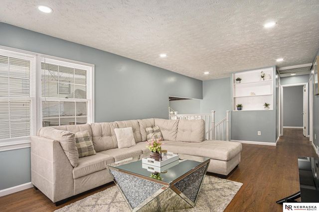 9551 Taylor Street, Omaha, NE 68134