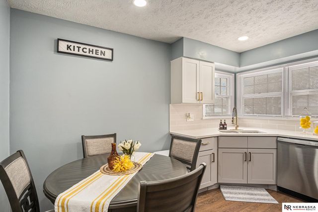 9551 Taylor Street, Omaha, NE 68134