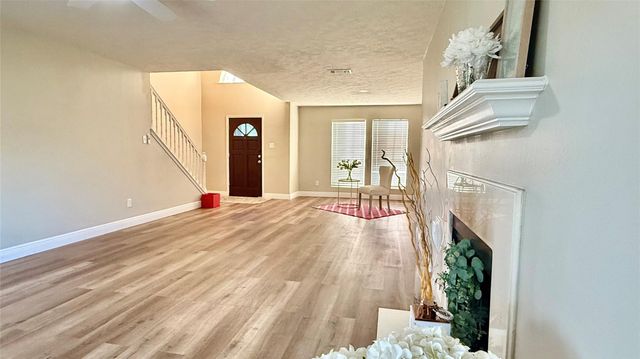 819 Foxborrough Lane, Missouri City, TX 77489