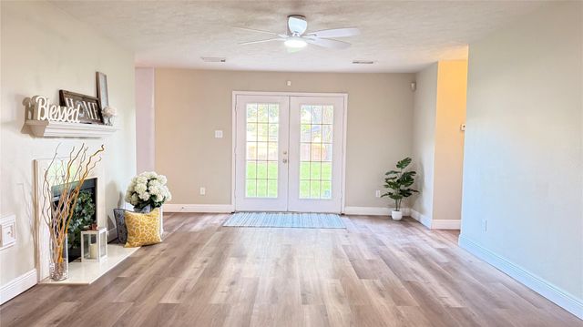 819 Foxborrough Lane, Missouri City, TX 77489