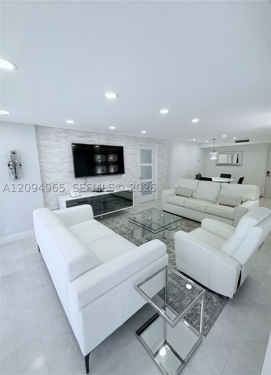531 N Ocean Blvd 404, Pompano Beach, FL 33062