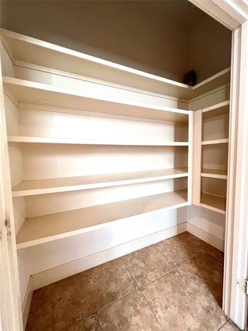 3000 Mcculloch Circle, Houston, TX 77056