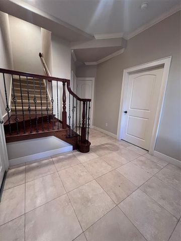 3000 Mcculloch Circle, Houston, TX 77056