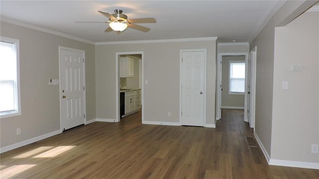 1715 N Pearl Street, Independence, MO 64050