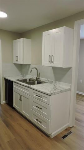 1715 N Pearl Street, Independence, MO 64050