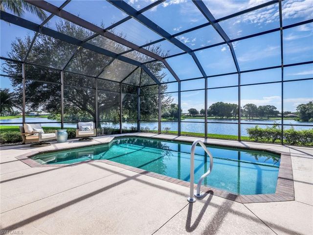 6172 Dogleg DR, Naples, FL 34113