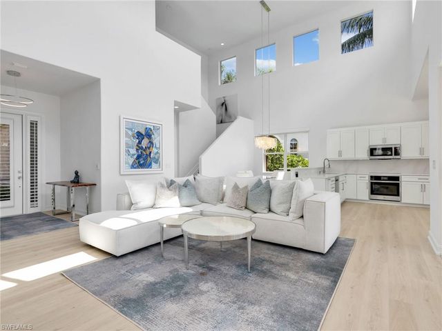 6172 Dogleg DR, Naples, FL 34113