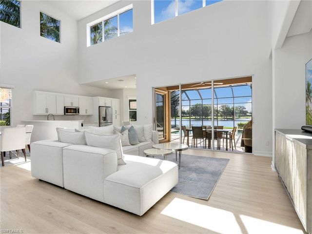 6172 Dogleg DR, Naples, FL 34113