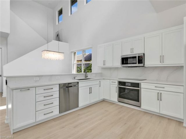 6172 Dogleg DR, Naples, FL 34113