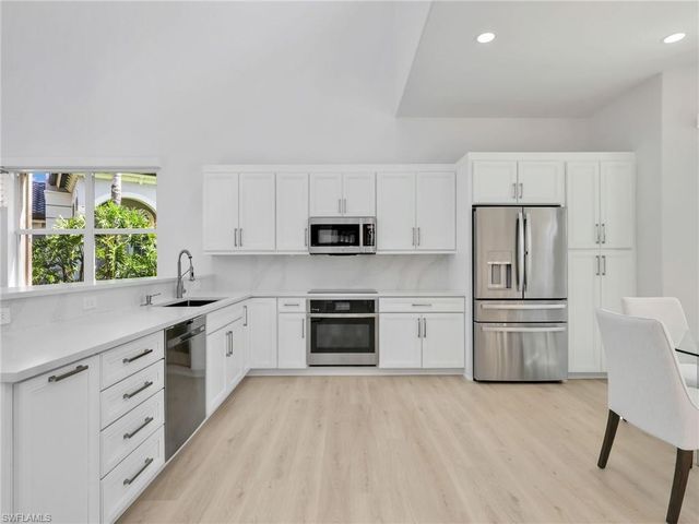 6172 Dogleg DR, Naples, FL 34113