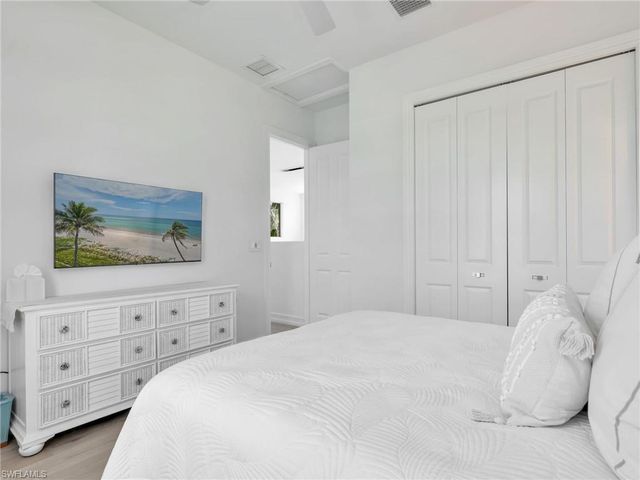 6172 Dogleg DR, Naples, FL 34113