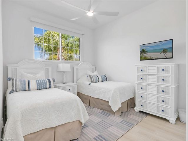 6172 Dogleg DR, Naples, FL 34113