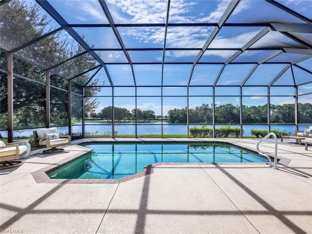 6172 Dogleg DR, Naples, FL 34113