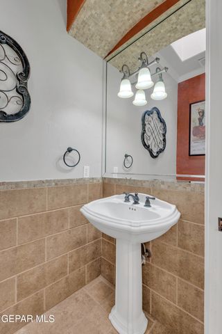 6071 LAGUNA VISTA Drive, El Paso, TX 79932