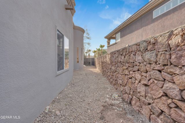 6071 LAGUNA VISTA Drive, El Paso, TX 79932