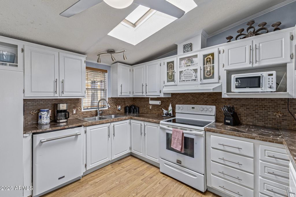 Image 12 of property listing at 19802 N 32ND Street N OFC, Phoenix, AZ 85050