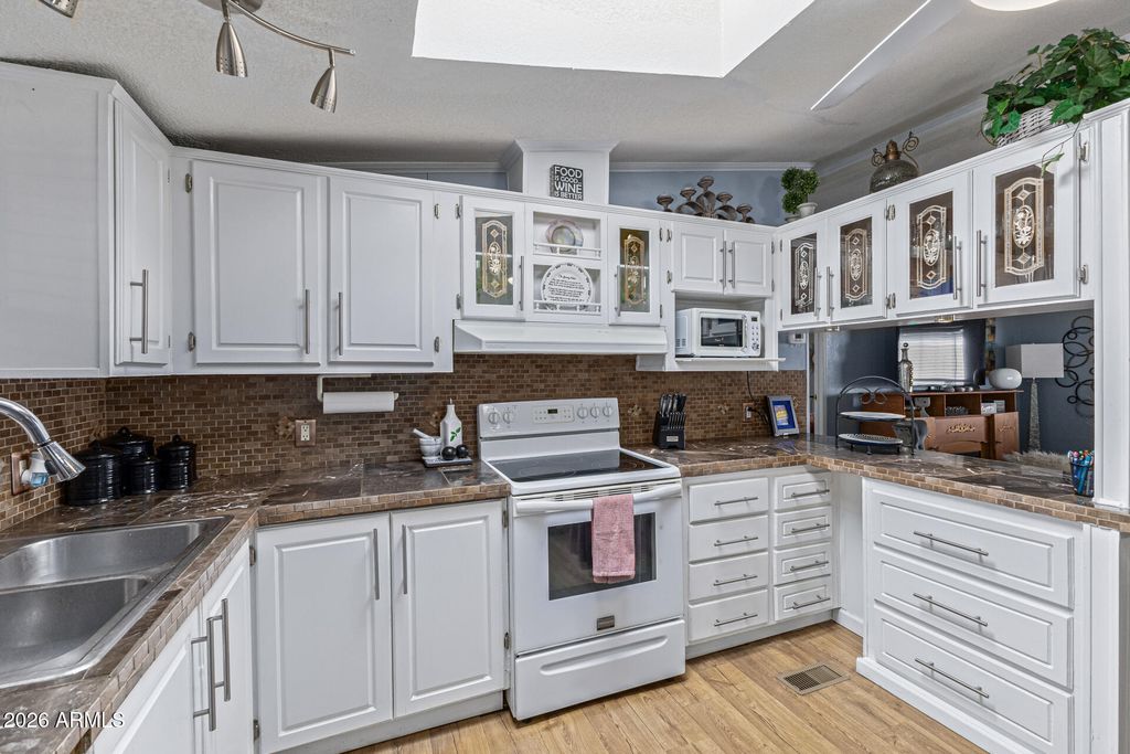 Image 13 of property listing at 19802 N 32ND Street N OFC, Phoenix, AZ 85050