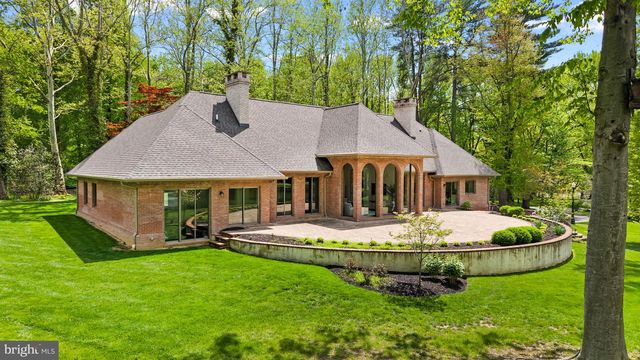 3 CARRIAGE RD, Greenville, DE 19807