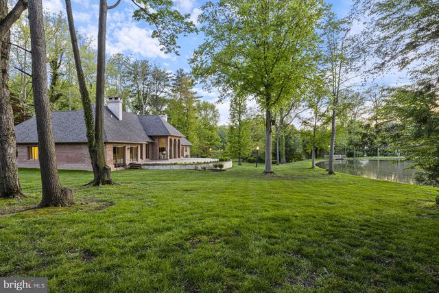 3 CARRIAGE RD, Greenville, DE 19807