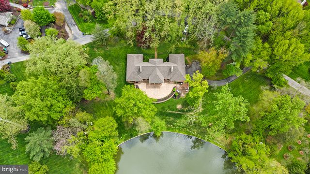 3 CARRIAGE RD, Greenville, DE 19807